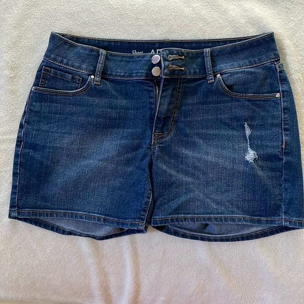 Apt. 9 Short | Size: 10